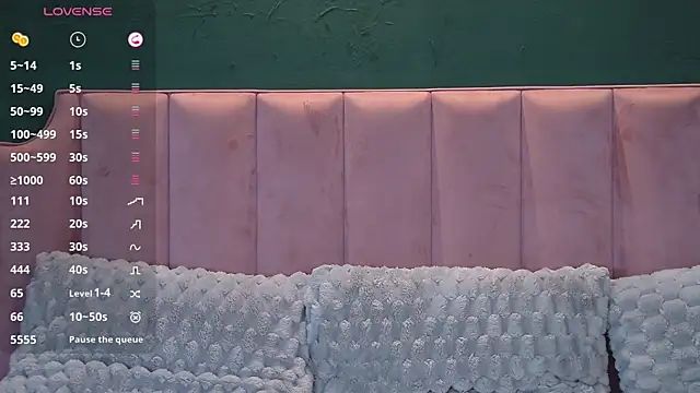 VanessaOlive online show from September 25, 2025, 4:05 am