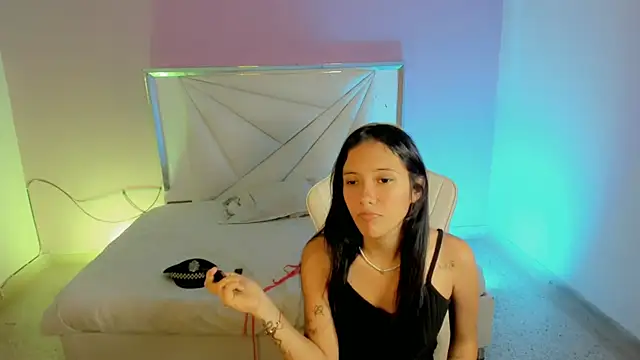 mishel hott online show from September 15, 2025, 8:20 pm