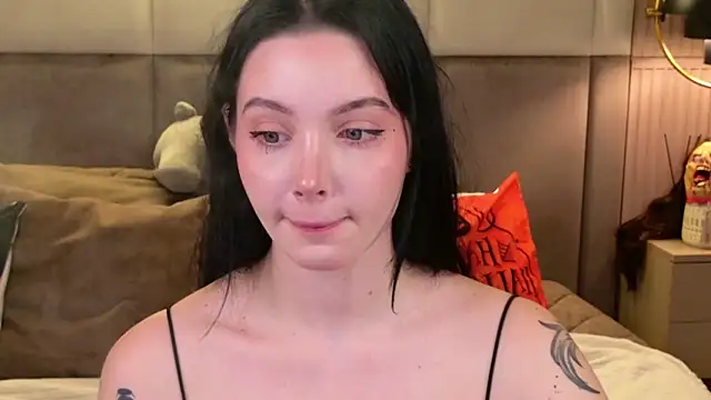 Goldy Stark online show from October 18, 2025, 8:31 pm