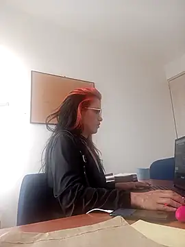 chloelabelle online show from November 4, 2025, 5:34 pm