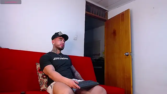 tommyblessd1 online show from December 20, 2025, 9:22 pm