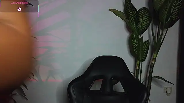 bri von dhara   online show from March 25, 2026, 10:38 pm