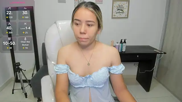 Aiilyn Ds online show from September 26, 2025, 9:35 am