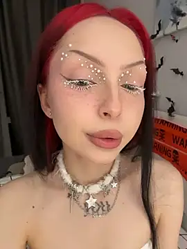 Lina Thornton  online show from November 12, 2025, 7:13 pm