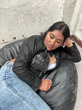 SharaRous online show from March 4, 2026, 5:41 pm