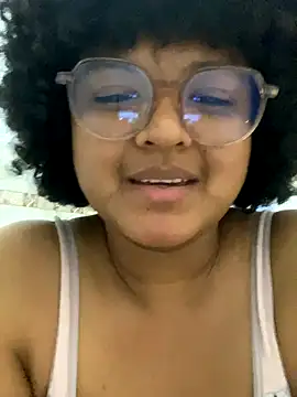 Snapshot of Rizos_hot_official chatting on October 1, 2025, 8:26 pm Rizos hot official online show from October 1, 2025, 8:26 pm