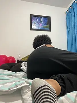 Snapshot of Rizos_hot_official chatting on October 15, 2025, 8:20 pm Rizos hot official online show from October 15, 2025, 8:20 pm