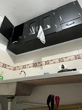 Snapshot of Rizos_hot_official chatting on October 29, 2025, 8:43 pm Rizos hot official online show from October 29, 2025, 8:43 pm