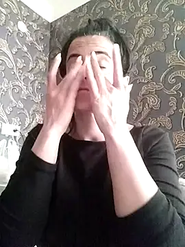 Gecenin Kralicesi online show from April 4, 2026, 9:40 am