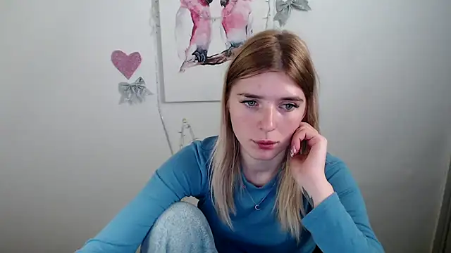 JuiceLips   online show from December 3, 2025, 3:21 pm