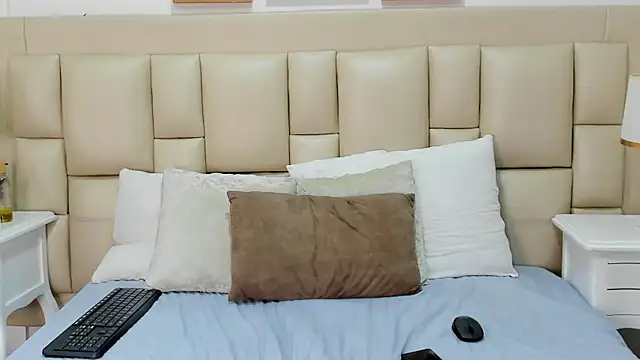 SkinnyGirl 28 online show from January 15, 2026, 7:50 pm