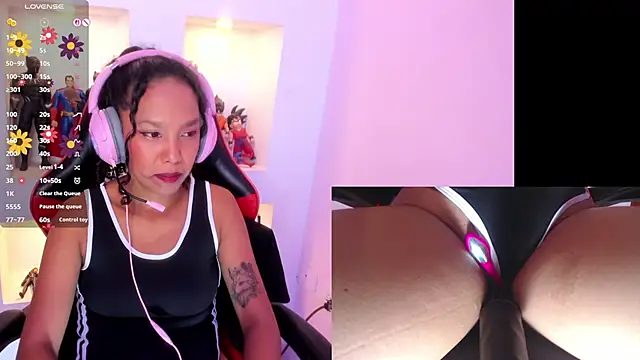 Snapshot of NovaLyn chatting on October 13, 2025, 4:45 am NovaLyn online show from October 13, 2025, 4:45 am