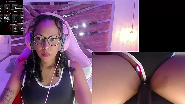 Snapshot of NovaLyn chatting on October 30, 2025, 4:36 am NovaLyn online show from October 30, 2025, 4:36 am