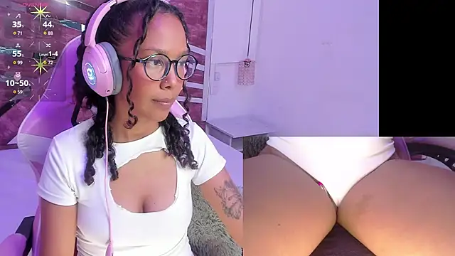 NovaLyn online show from November 8, 2025, 4:23 am