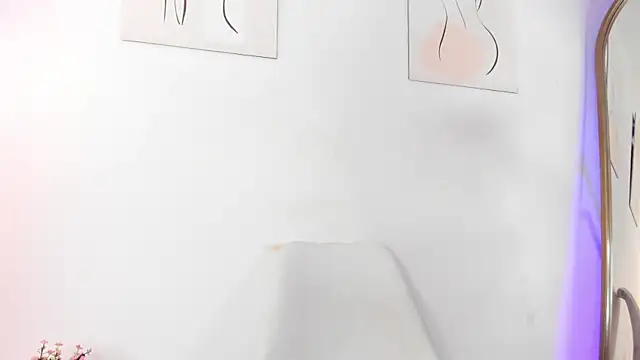 elzafuentes1 online show from September 17, 2025, 7:15 pm