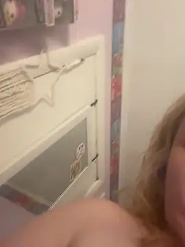 imawhorenslut19 online show from April 11, 2026, 7:45 am