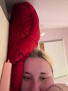 imawhorenslut19 online show from April 13, 2026, 6:57 pm