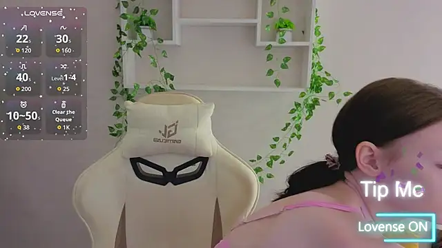 Jennie Hunter online show from December 5, 2025, 9:40 am