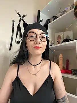 Jinhee Tiny online show from October 2, 2025, 9:38 am