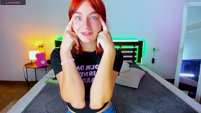 ArinaWinss online show from September 15, 2025, 6:02 am