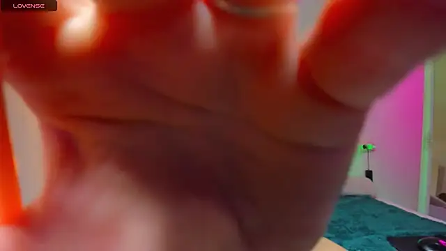 ArinaWinss online show from October 8, 2025, 6:11 am