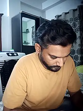 Snapshot of avi007p chatting on June 19, 2026, 5:17 pm avi007p online show from June 19, 2026, 5:17 pm