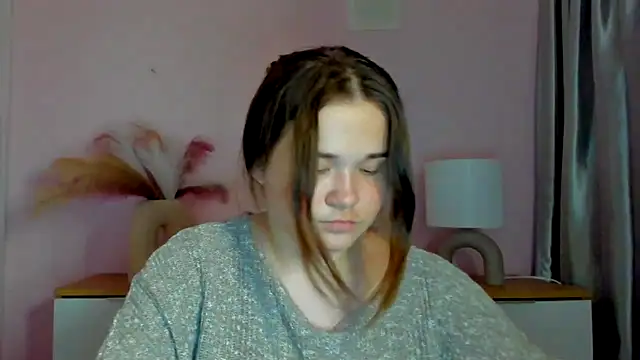 Snapshot of IsabellCharm chatting on October 14, 2025, 3:24 pm IsabellCharm online show from October 14, 2025, 3:24 pm