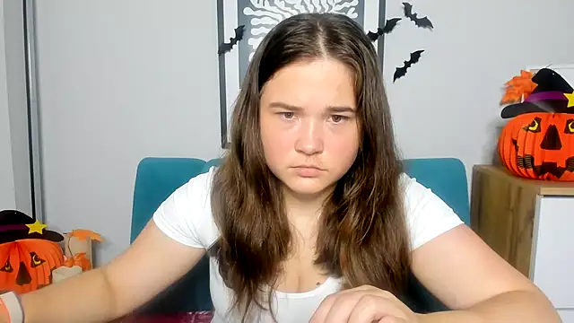 Snapshot of IsabellCharm chatting on October 23, 2025, 12:48 pm IsabellCharm online show from October 23, 2025, 12:48 pm