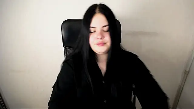  Trisha li online show from October 26, 2025, 12:00 pm