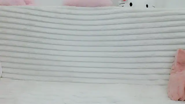 Emmahahaha17 online show from February 4, 2026, 4:46 pm