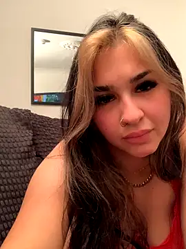 BrunetteBrat-xo online show from September 28, 2025, 10:04 pm