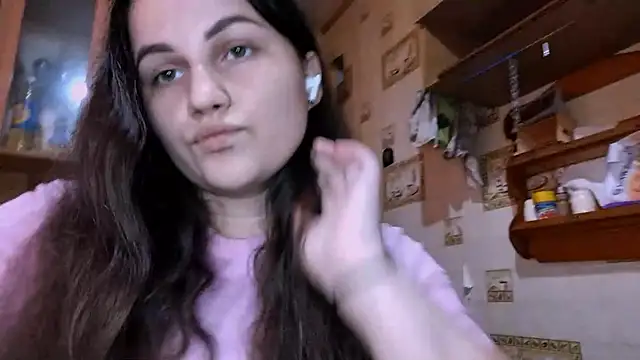 DierdreCousineau online show from October 25, 2025, 10:12 am