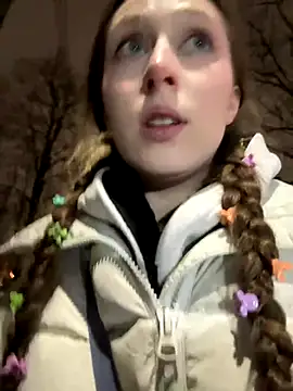 FroggyAnna online show from November 25, 2025, 4:40 pm