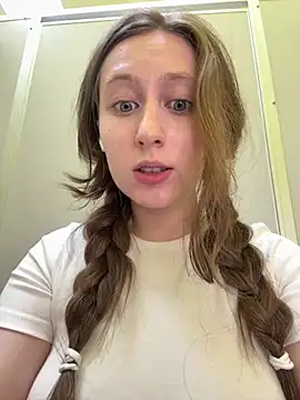 Snapshot of FroggyAnna chatting on June 30, 2026, 4:08 pm FroggyAnna online show from June 30, 2026, 4:08 pm