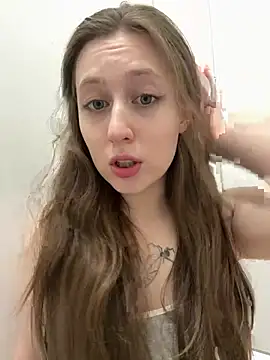 Snapshot of FroggyAnna chatting on July 17, 2026, 4:01 pm FroggyAnna online show from July 17, 2026, 4:01 pm