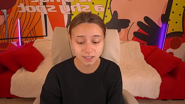 AnnaPearl online show from October 25, 2025, 1:07 pm