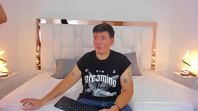 ZoeandEthan online show from September 16, 2025, 6:20 pm