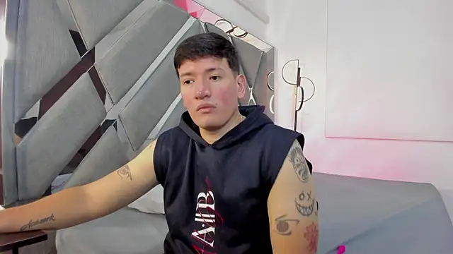 ZoeandEthan online show from October 11, 2025, 6:39 pm