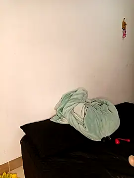 Liahdiaz  online show from October 7, 2025, 12:35 pm