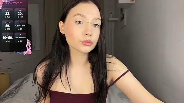 Snapshot of june_mooon chatting on December 1, 2025, 6:35 pm june mooon online show from December 1, 2025, 6:35 pm