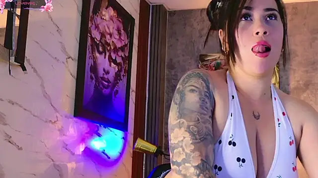 sarawolff online show from March 26, 2026, 5:02 am