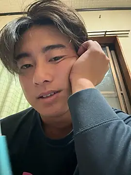 Snapshot of shoma2003 chatting on October 31, 2025, 2:07 pm shoma2003 online show from October 31, 2025, 2:07 pm