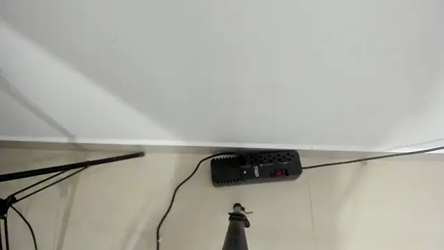 Rihanna hotx online show from December 19, 2025, 3:02 am