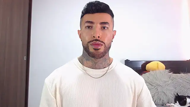 andrea de lucaa online show from February 18, 2026, 3:02 am