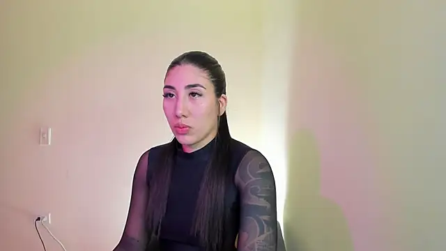 isabella99- online show from September 22, 2025, 7:05 pm