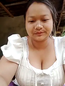girl-babi online show from May 15, 2026, 11:01 pm