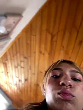 Isabella18 pink online show from January 5, 2026, 6:00 pm