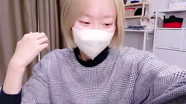 Nana  ch online show from February 3, 2026, 3:48 am