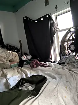 Courdles online show from September 25, 2025, 6:22 pm