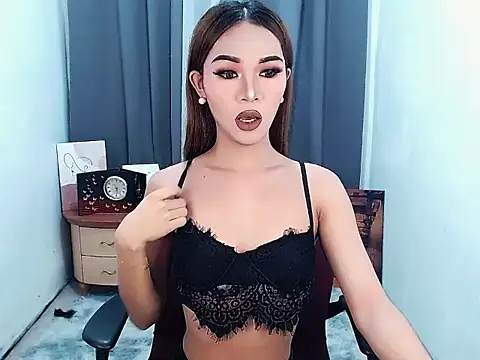 aelinhot online show from September 15, 2025, 6:52 pm